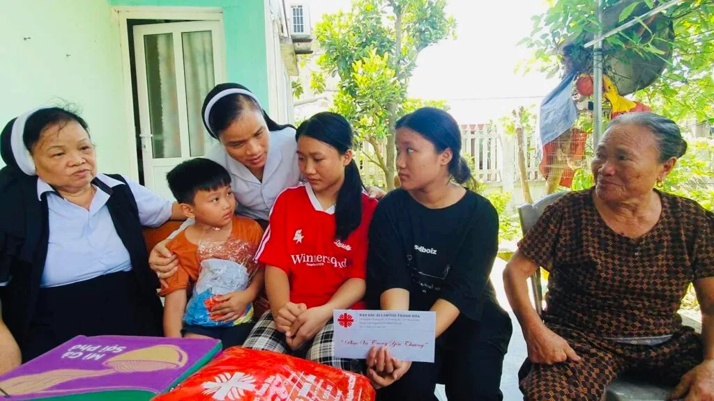 Caritas Thanh Hóa Mang Yêu Thương Đến Những Mảnh Đời Khó Khăn Tại Nga Sơn