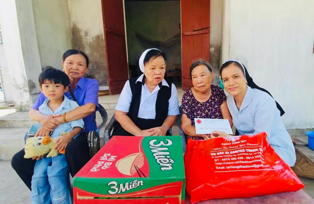 Caritas Thanh Hóa Mang Yêu Thương Đến Những Mảnh Đời Khó Khăn Tại Nga Sơn