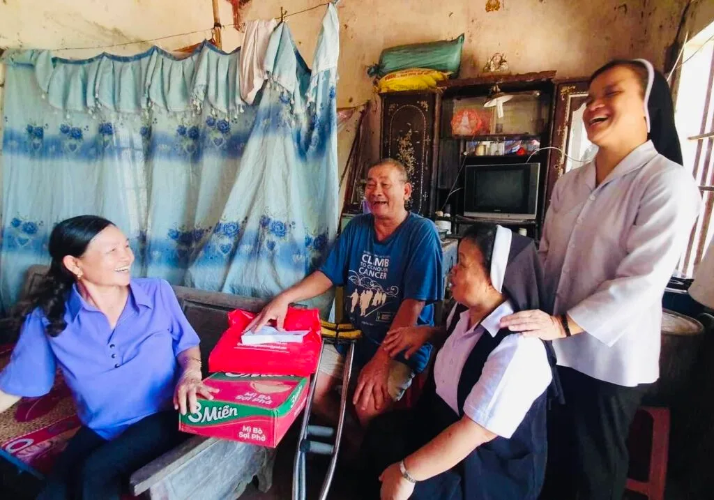Caritas Thanh Hóa Mang Yêu Thương Đến Những Mảnh Đời Khó Khăn Tại Nga Sơn