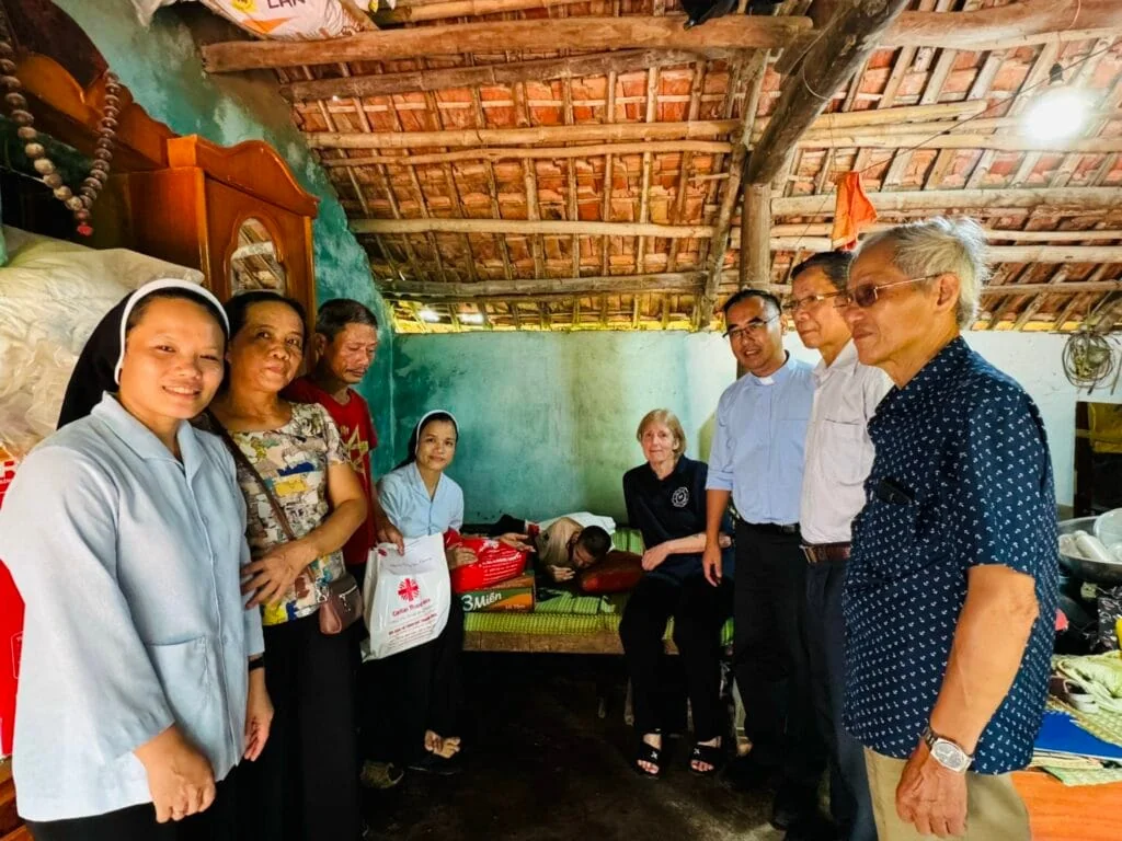 Ánh Sáng Yêu Thương Giữa Những Số Phận Nghèo Khó