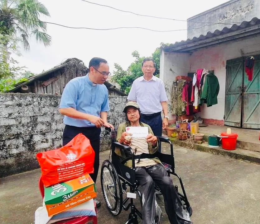 Khi Tình Người Sưởi Ấm Những Trái Tim Cô Đơn