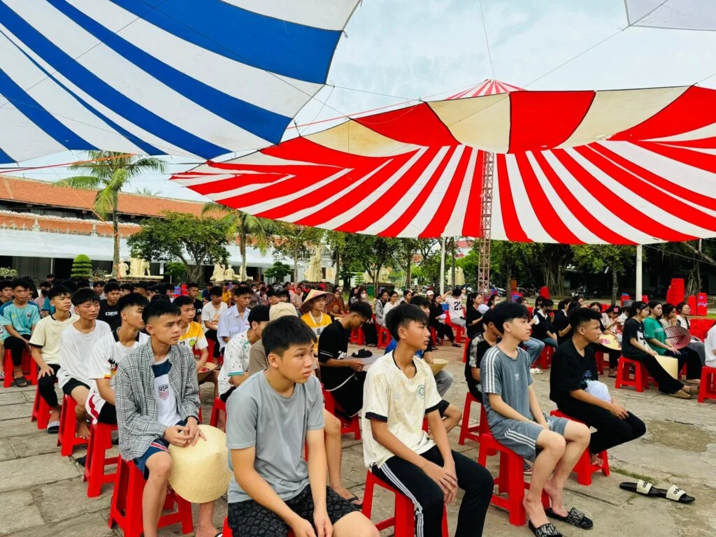 Caritas Thanh Hóa Chung Tay Bảo Vệ Môi Trường Biển Tại Ba Làng: Nỗ Lực Gìn Giữ “Ngôi Nhà Chung”