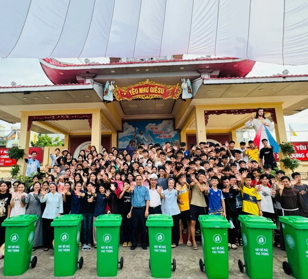 Caritas Thanh Hóa Chung Tay Bảo Vệ Môi Trường Biển Tại Ba Làng: Nỗ Lực Gìn Giữ “Ngôi Nhà Chung”