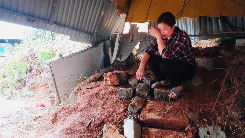 Những Trái Tim Yêu Thương Giữa Mùa Mưa Lũ