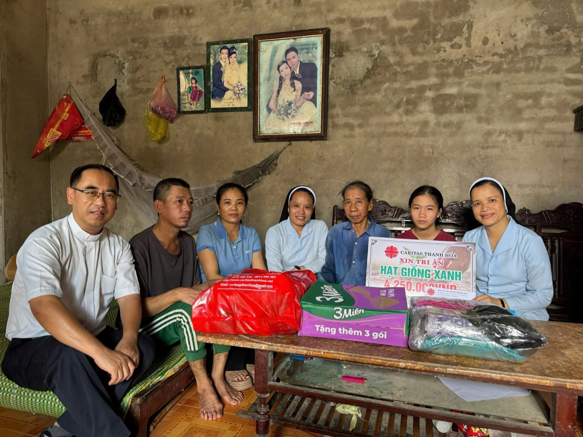 Hạt Giống Xanh Nảy Mầm Trong Căn Nhà Nhỏ