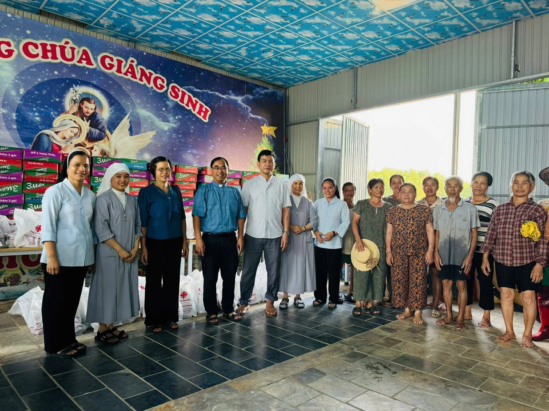 Vầng Trăng Yêu Thương Giữa Mùa Thu Bệnh Viện