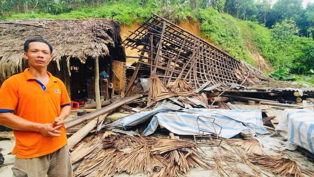 Bão Quét Qua, Số Phận Éo Le Của Gia Đình Anh Huấn