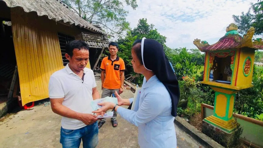 Những Tấm Lòng Vàng Giữa Cơn Bão Số 3