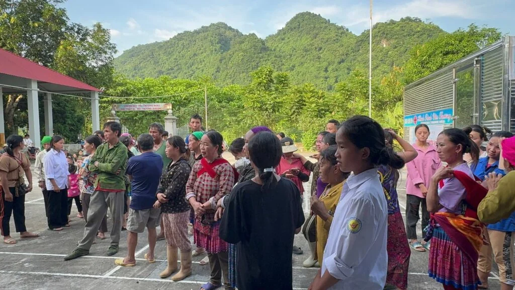 Bản Mẹt Giữa Dòng Đời Lam Lũ