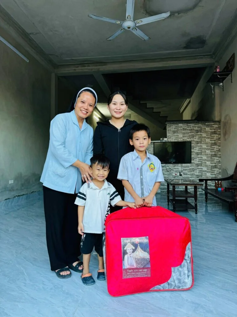 Từ Con Thuyền Lênh Đênh Đếm Mái Ấm Vững Chãi