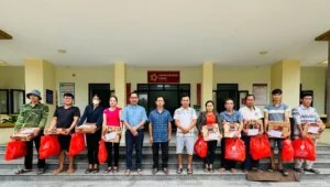 Tình Người Tỏa Sáng Giữa Biển Lũ: Caritas Thanh Hóa Đồng Hành Cùng Bà Con Yên Bái