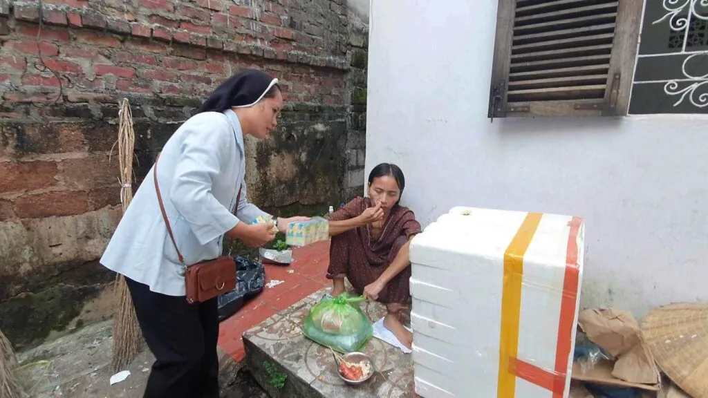Những Con Người Đau Khổ Giữa Đời Thường