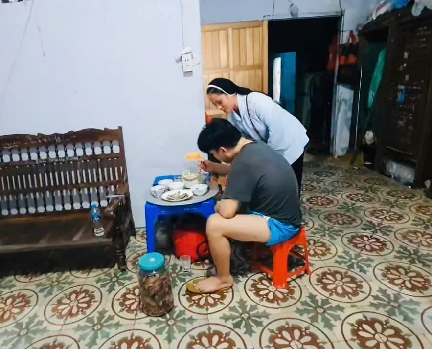 Những Con Người Đau Khổ Giữa Đời Thường