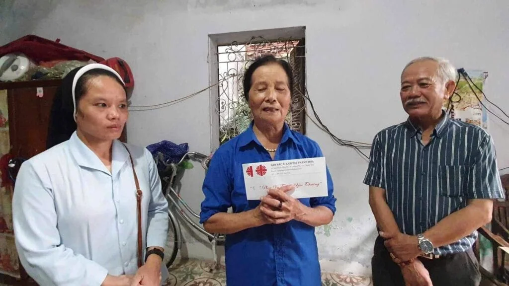 Những Con Người Đau Khổ Giữa Đời Thường