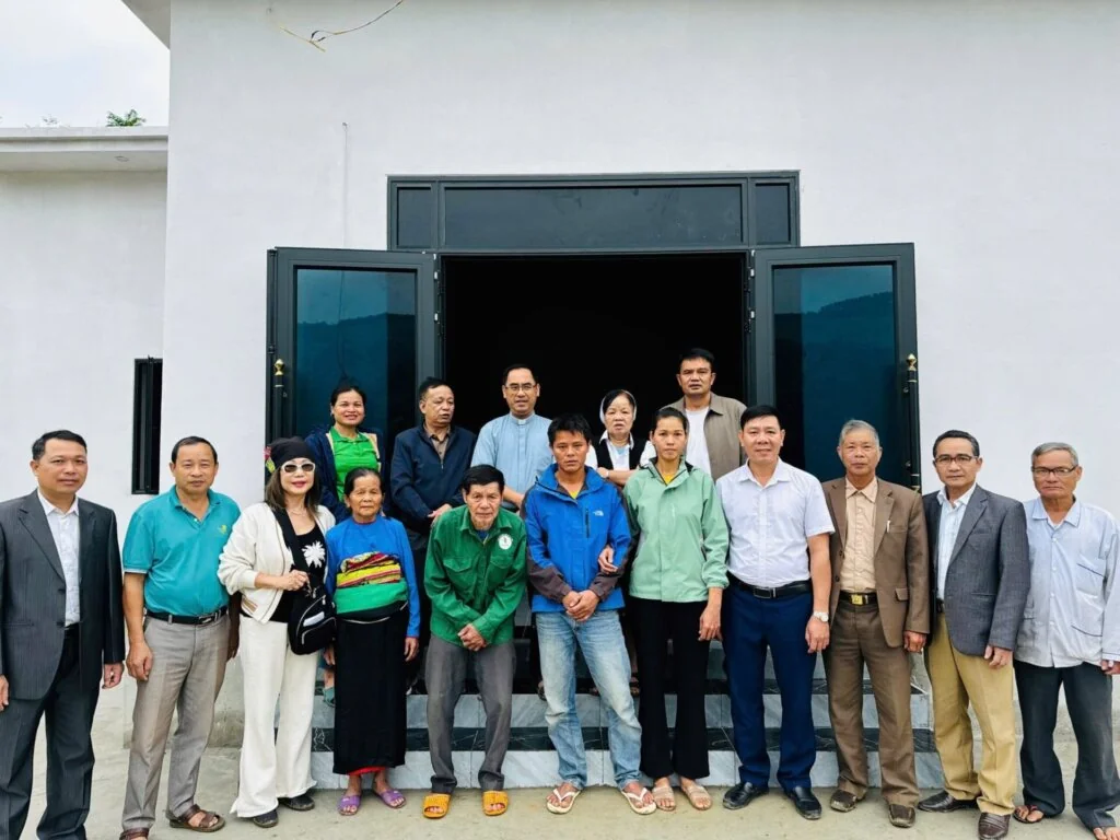 Ngôi Nhà Tình Thương Giữa Đại Ngàn