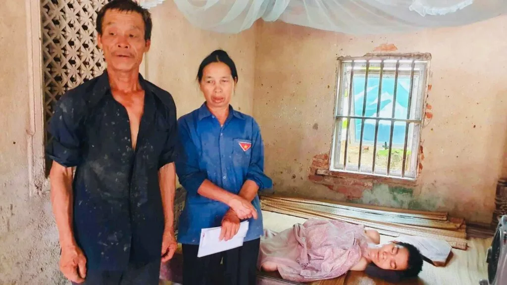Đằng Sau Cánh Cổng Im Lặng: Câu Chuyện Cảm Động Về Tình Người
