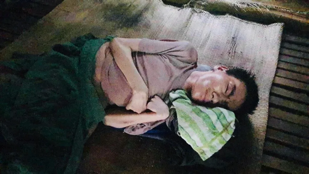 Đằng Sau Cánh Cổng Im Lặng: Câu Chuyện Cảm Động Về Tình Người