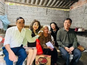 Tia Nắng Ấm Áp Sưởi Ấm Trái Tim Cô Đơn