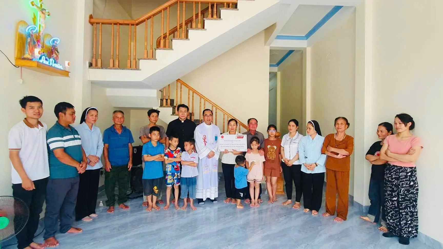 Ngôi Nhà Tình Thương Giữa Dòng Đời Nổi Trôi