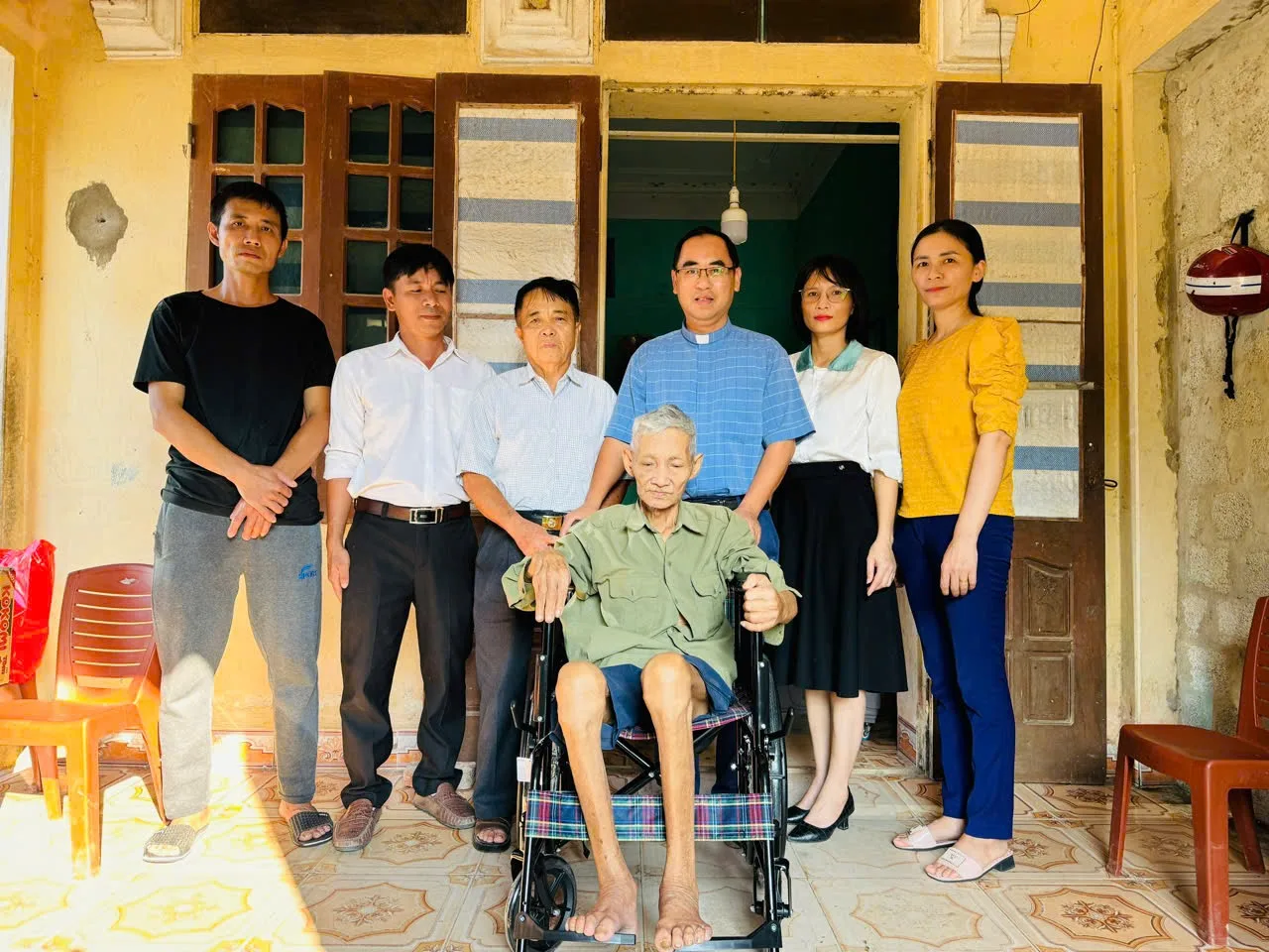 Niềm Vui Giản Dị Từ Chiếc Xe Lăn