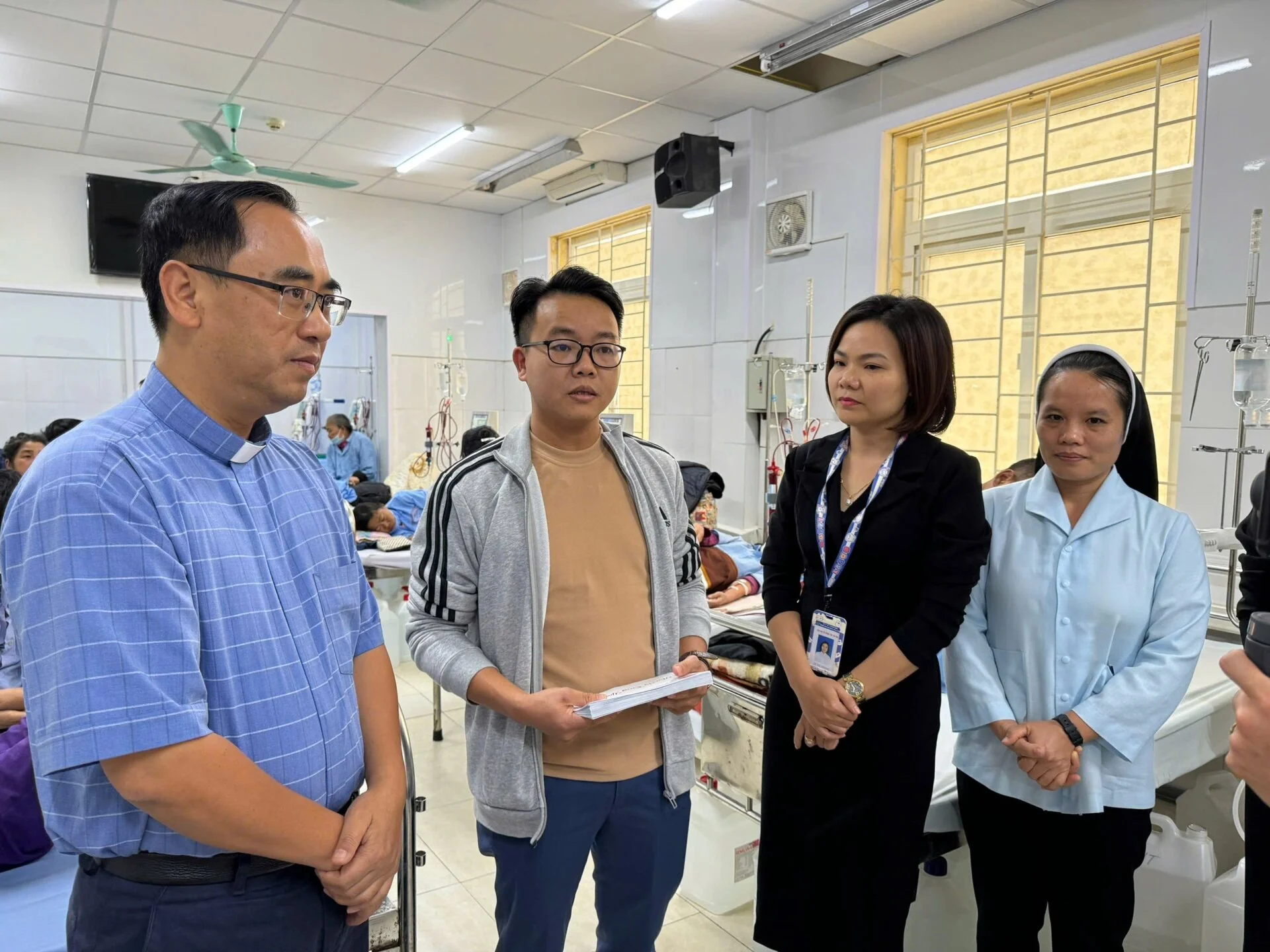 Ngọn Lửa Yêu Thương Giữa Lòng Bệnh Viện Nông Cống