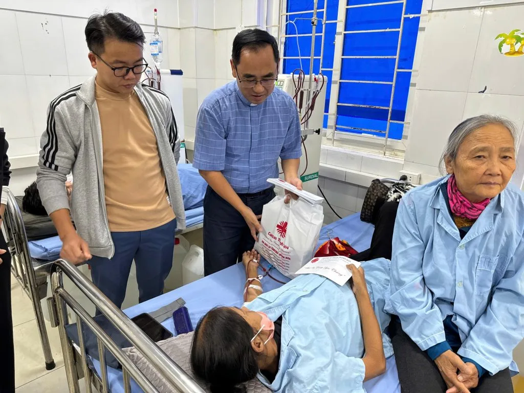 Ngọn Lửa Yêu Thương Giữa Lòng Bệnh Viện Nông Cống