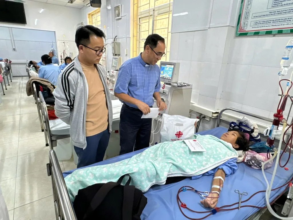 Ngọn Lửa Yêu Thương Giữa Lòng Bệnh Viện Nông Cống