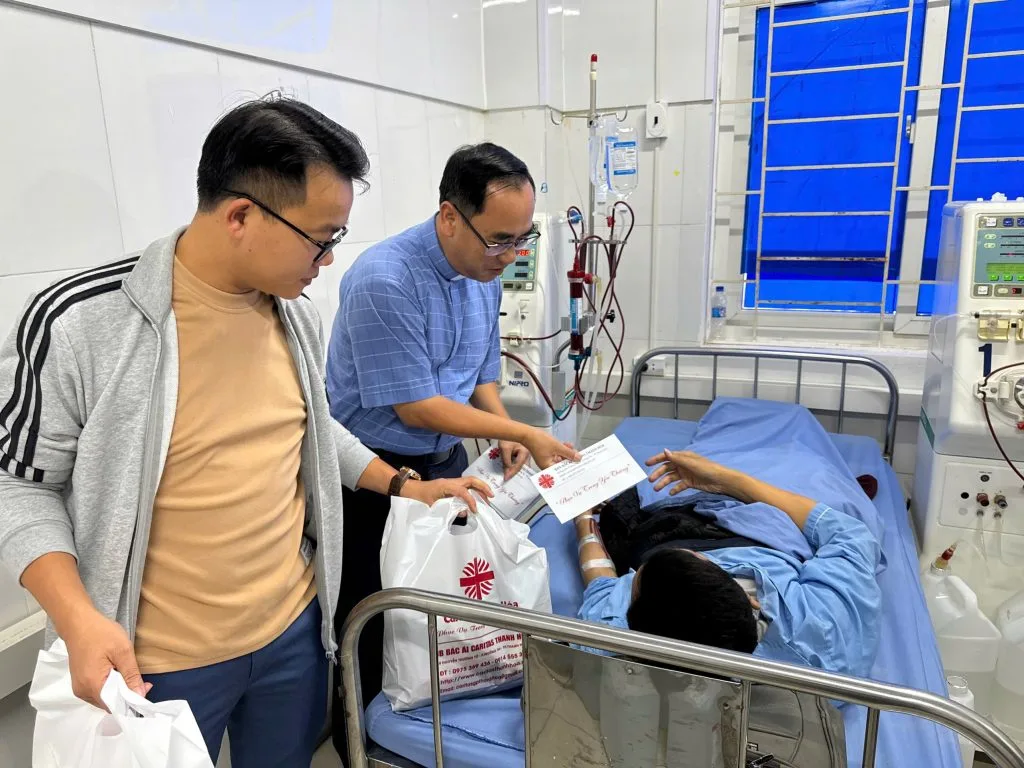 Ngọn Lửa Yêu Thương Giữa Lòng Bệnh Viện Nông Cống