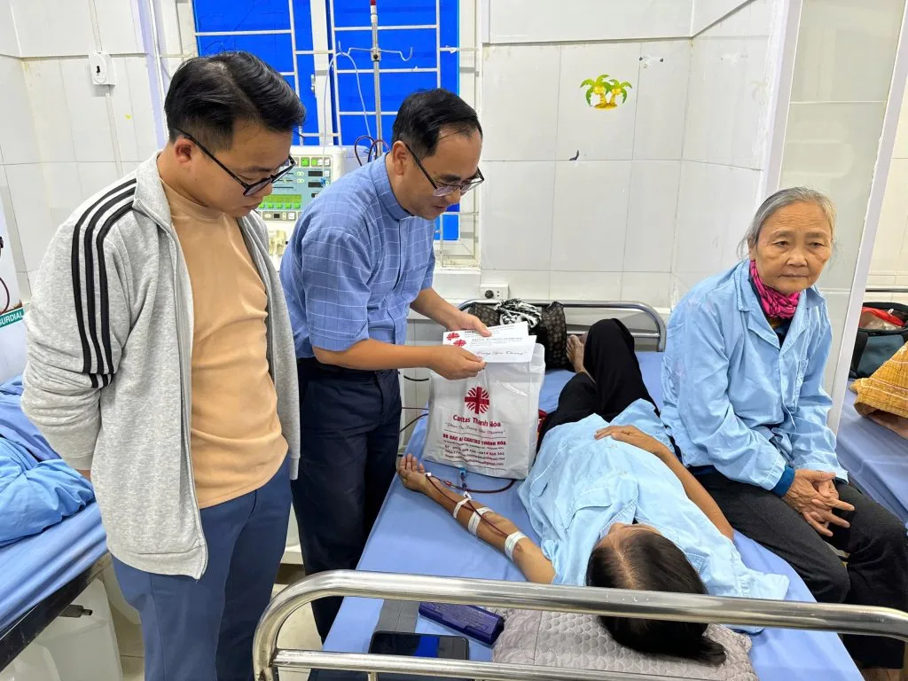 Ngọn Lửa Yêu Thương Giữa Lòng Bệnh Viện Nông Cống