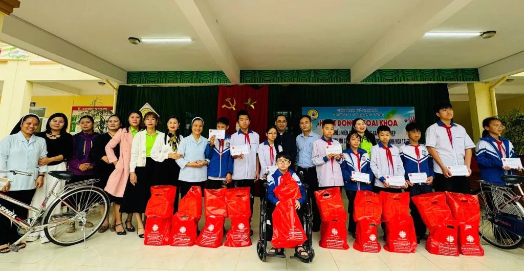 Caritas Thanh Hóa: Hạt Giống Yêu Thương Đâm Chồi Tại Trường THCS Quảng Đông