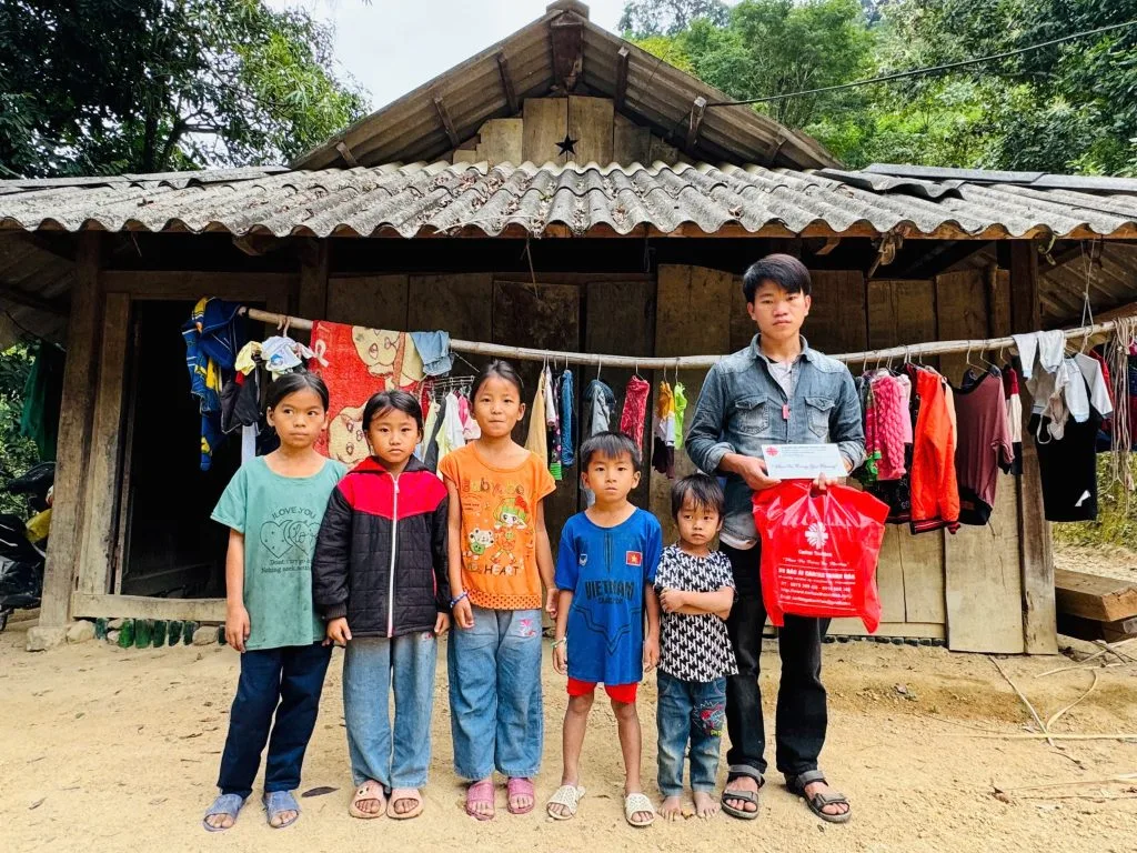 Giáng Sinh Ấm Áp Giữa Đại Ngàn: Caritas Thanh Hóa Mang Yêu Thương Đến Các Gia Đình H’Mông