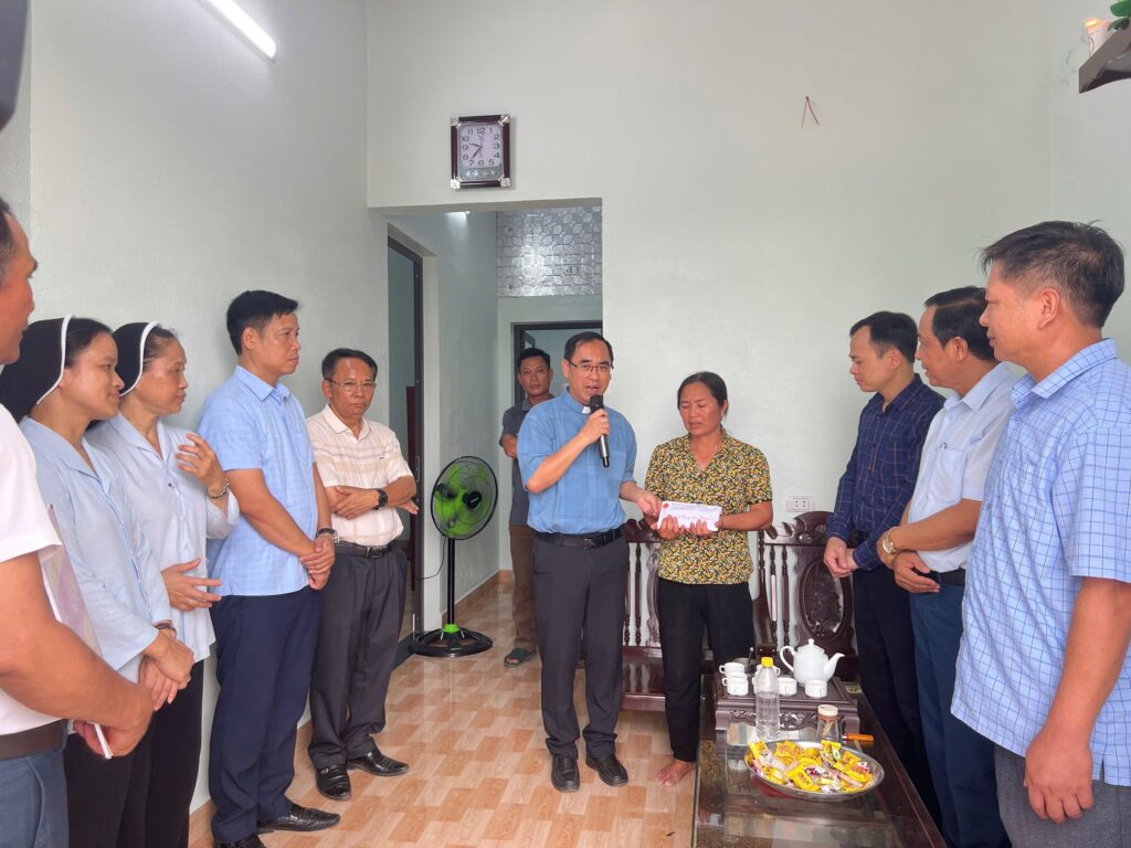 MÁI ẤM CỦA LÒNG THƯƠNG XÓT: KHI TÌNH NGƯỜI MANG ĐẾN ĐỔI THAY