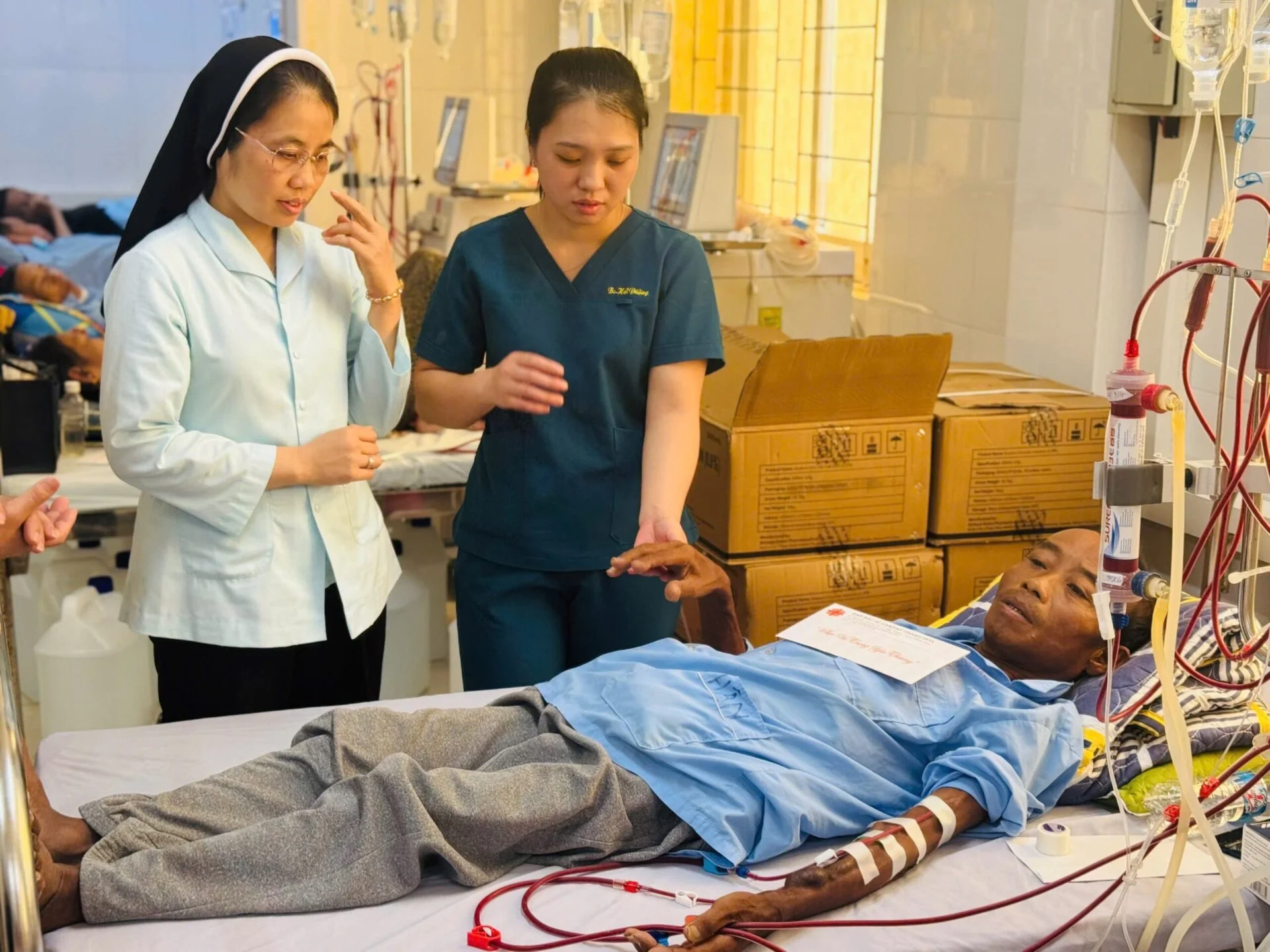 TIẾNG GỌI TỪ NỖI ĐAU TẬN CÙNG: 20 NĂM LỌC MÁU VÀ NGHỊ LỰC CỦA NGƯỜI CHA