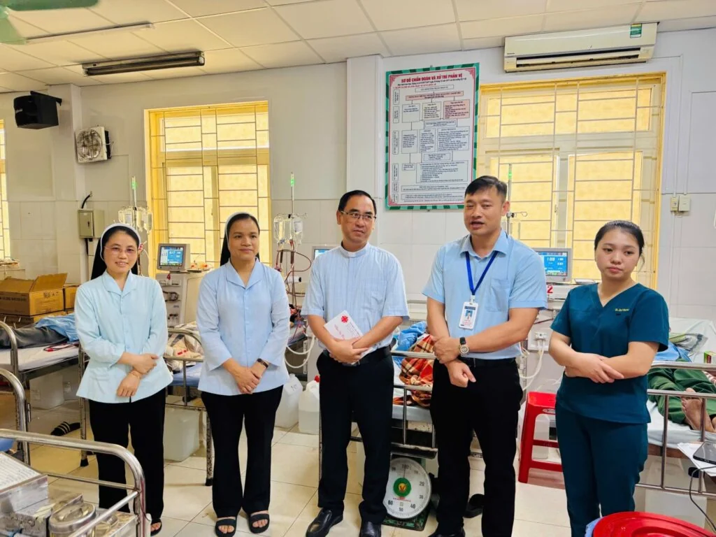 Nụ Cười Hồi Sinh Từ Những Tấm Lòng Xa Xứ