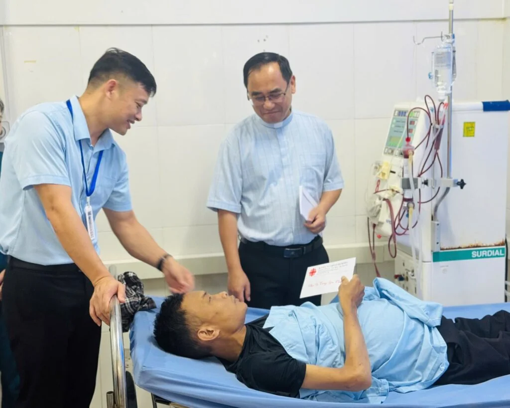 Nụ Cười Hồi Sinh Từ Những Tấm Lòng Xa Xứ