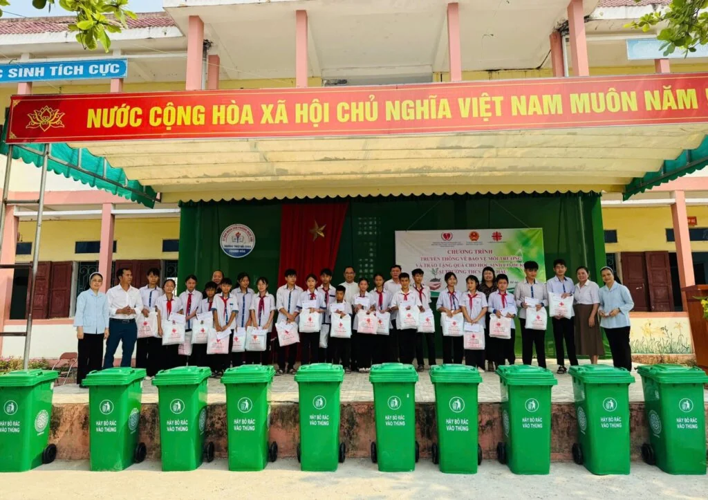 Mầm Xanh Hy Vọng Giữa Những Ngày Nắng Nóng