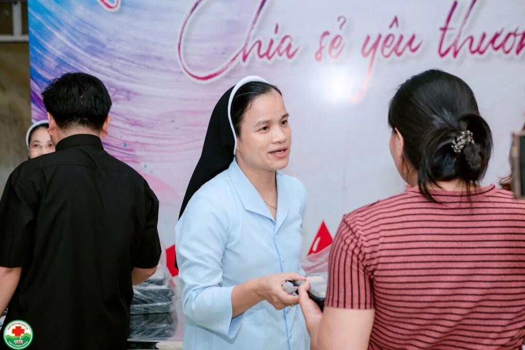 Những Suất Cơm Ấm Tình Người Tại Bệnh Viện Đa Khoa Ngọc Lặc