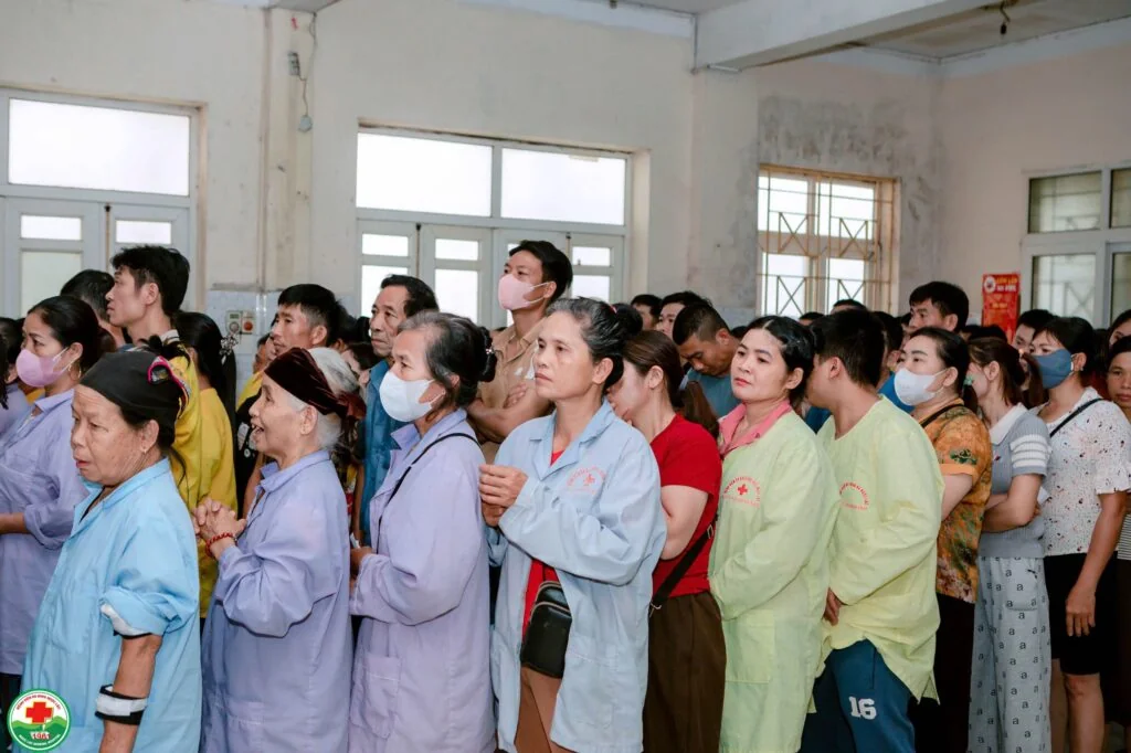 Những Suất Cơm Ấm Tình Người Tại Bệnh Viện Đa Khoa Ngọc Lặc