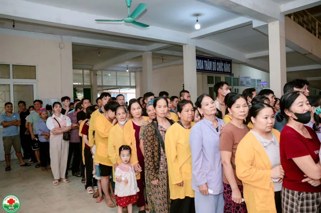Những Suất Cơm Ấm Tình Người Tại Bệnh Viện Đa Khoa Ngọc Lặc