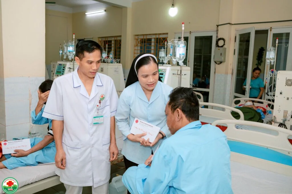 Ấm Áp Nghĩa Tình Nơi Phòng Lọc Máu BV Ngọc Lặc