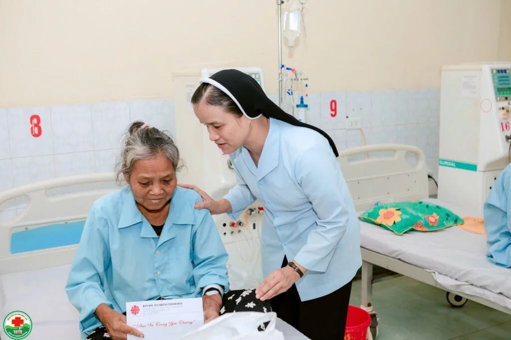 Ấm Áp Nghĩa Tình Nơi Phòng Lọc Máu BV Ngọc Lặc