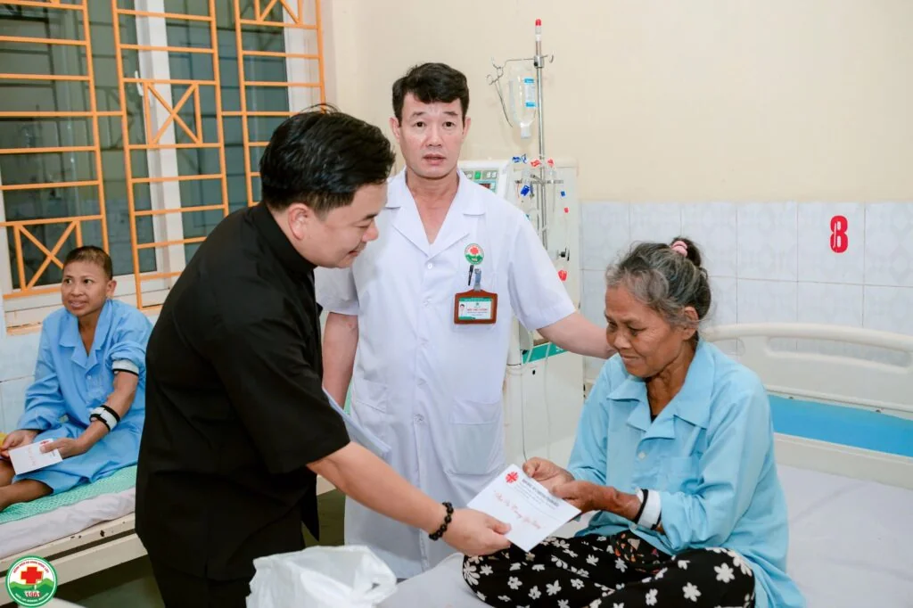 Ấm Áp Nghĩa Tình Nơi Phòng Lọc Máu BV Ngọc Lặc