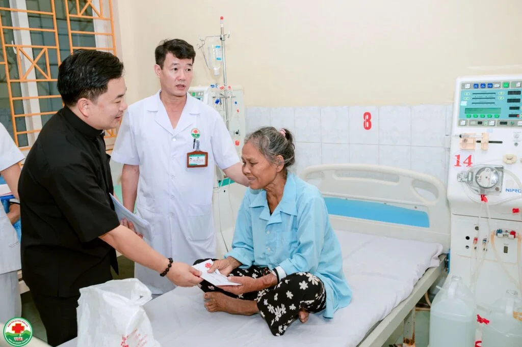 Ấm Áp Nghĩa Tình Nơi Phòng Lọc Máu BV Ngọc Lặc