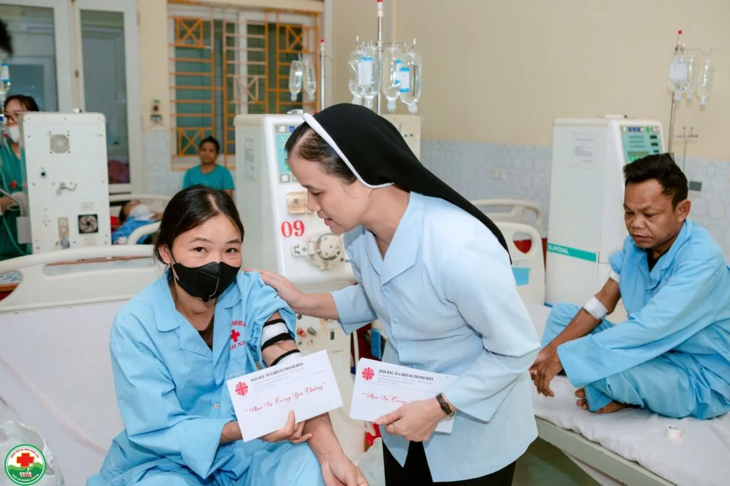 Ấm Áp Nghĩa Tình Nơi Phòng Lọc Máu BV Ngọc Lặc