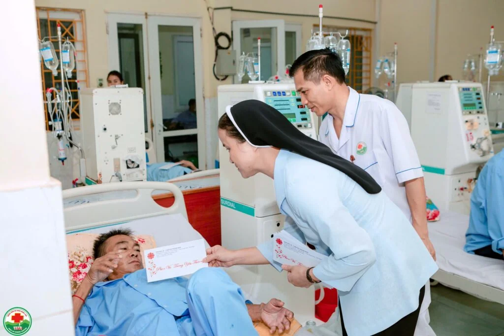Ấm Áp Nghĩa Tình Nơi Phòng Lọc Máu BV Ngọc Lặc