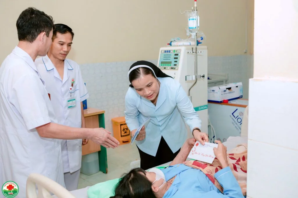 Ấm Áp Nghĩa Tình Nơi Phòng Lọc Máu BV Ngọc Lặc