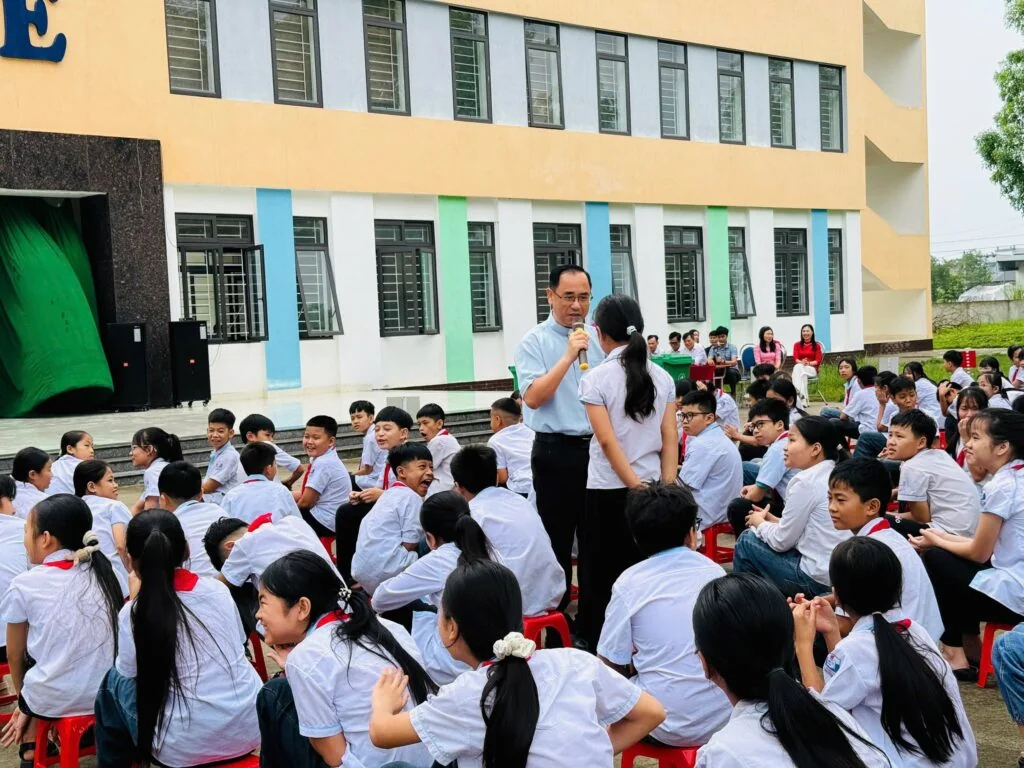 Thắp Sáng Niềm Tin Và Lan Tỏa Sứ Điệp Xanh Tại Trường Tiểu Học & THCS Đông Khê