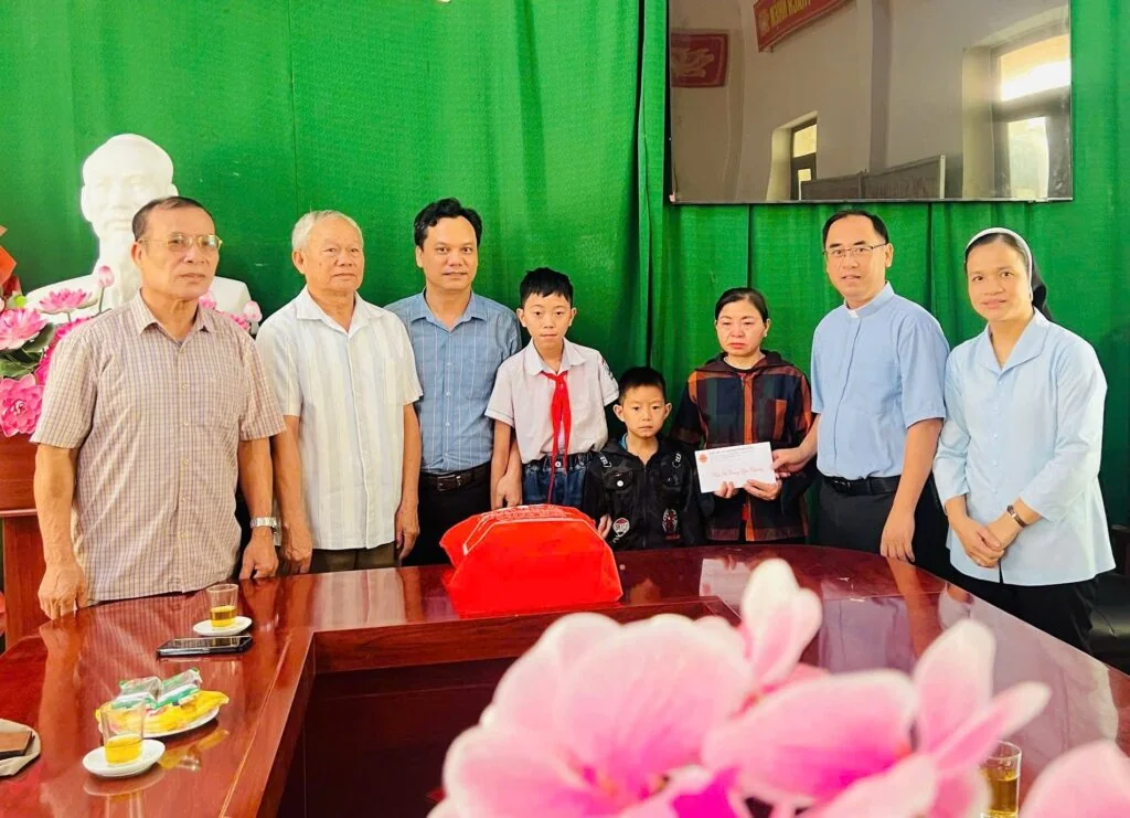 HÀNH TRÌNH CỦA NHỮNG TRÁI TIM: KHI YÊU THƯƠNG HÓA THÀNH HÀNH ĐỘNG