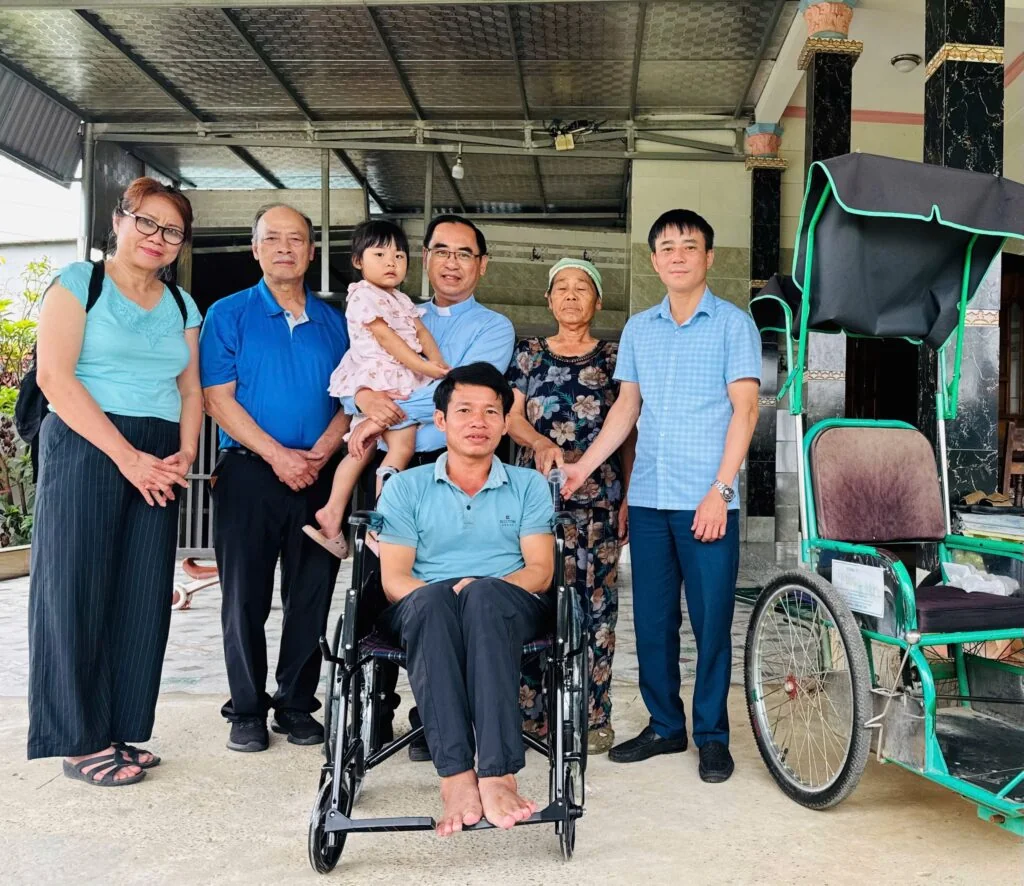 Món Quà Thay Đổi Cuộc Đời Cho Hoàn Cảnh Ngậm Ngùi Tại Phú Đa