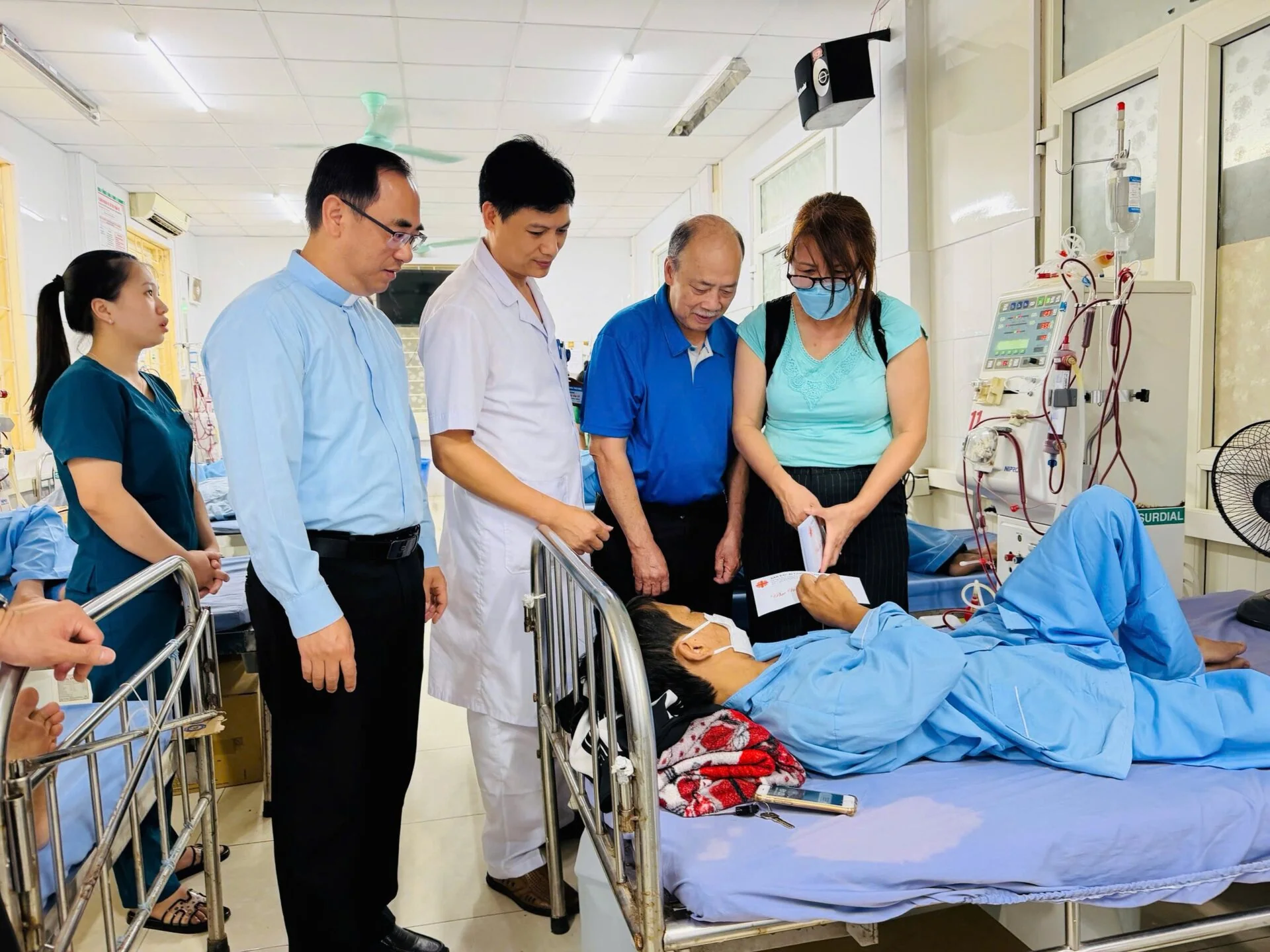 Hơi Ấm Từ Nửa Vòng Trái Đất Gửi Đến Bệnh Nhân Lọc Máu Nông Cống